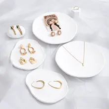 石膏製の白いジュエリートレイ【アクセサリー展示用・イヤリング・ネックレス・リング用】