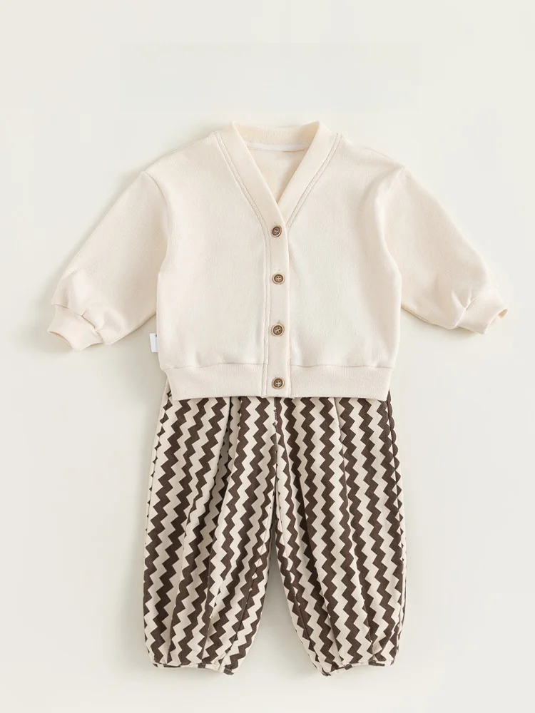 春の気温20度にぴったり！個性的なデザインのベビー服はどんなもの？