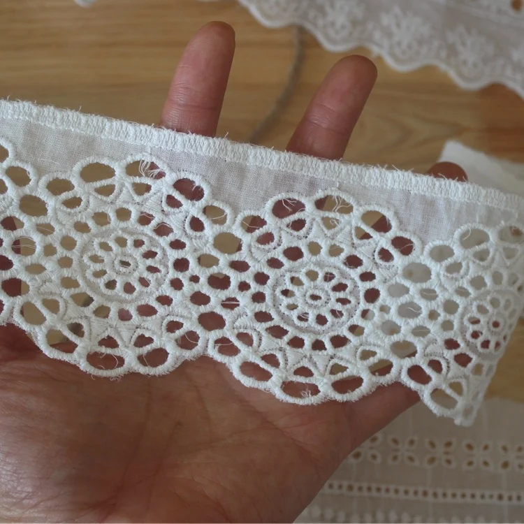 カーテン刺繍の仕上がり例：高品質コットン花柄布地縁取りの実際のパターンと適用シーン