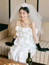 法式キャミソールデザインの軽やかなホワイトサテンドレス【婚礼・お呼ばれ・エレガント】