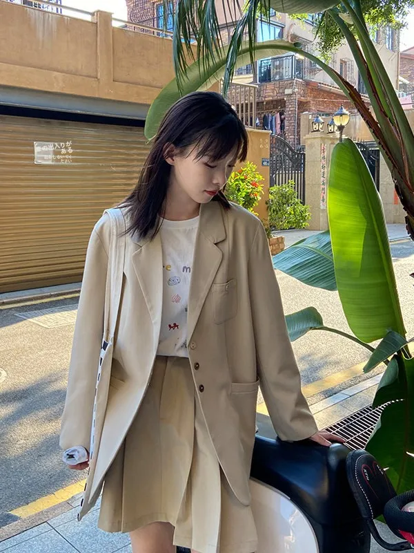 女子高生ファッションで迷ったら、この1着が救う理由は？