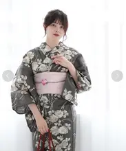 伝統的な日本の女性用浴衣【高級コットン・紫陽花デザイン】