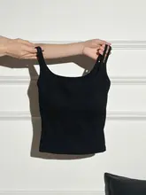 トレンドの白いスクエアネックワイヤー入りタンクトップ【女性用・秋季・短丈・フィット感】