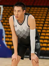 KELME 快適な着心地のバスケットボールウェア【夏用・速乾・メンズ・トレーニング用・ジャケット付き】（ セットアップ対応）