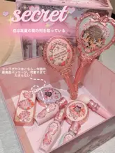潤いのある唇を実現！成膜リップグロス【保湿・べたつかない】