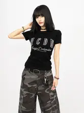 ヴィンテージスタイルの刺繍ロゴ半袖Tシャツ【ブラック・レディース・夏用・タイトフィット】