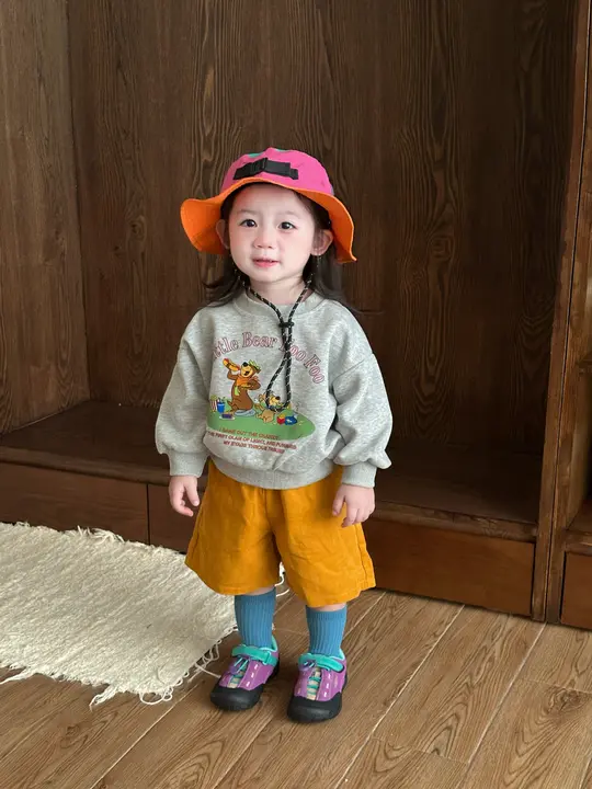 子供用 カートゥーンくまデザインの秋用スウェットシャツ【カジュアル・プルオーバー】（セットアップ対応）