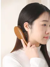 金色檀木製 マッサージ効果のあるクッションブラシ【女性用・長髪対応】