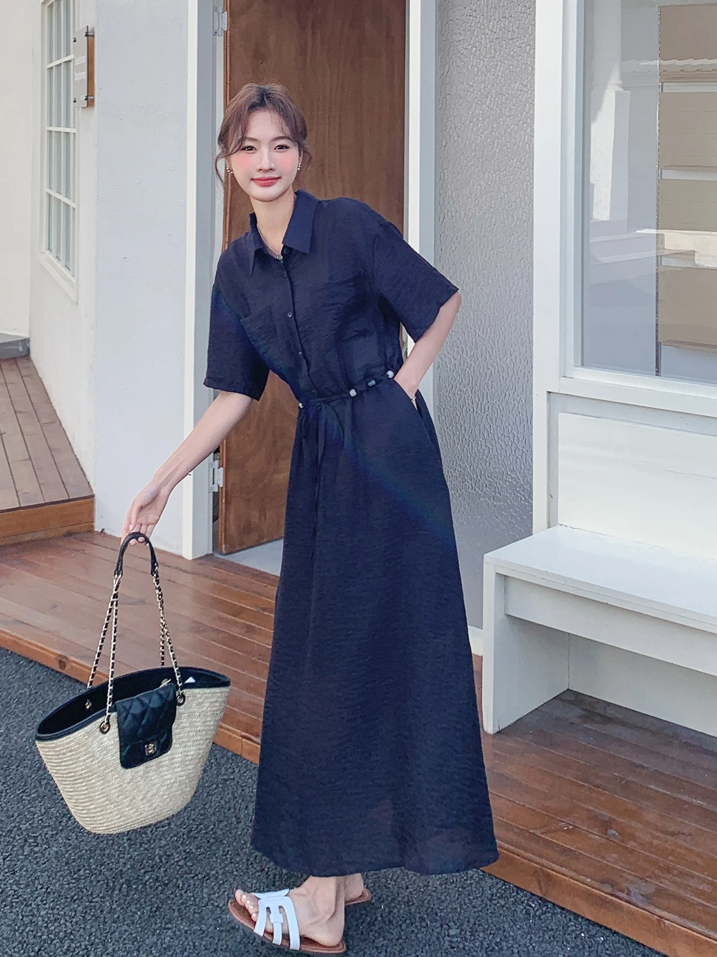 4月末から5月末にかけて着るべき服は？深い青のウエストシェイプシャツワンピースが解決する季節の悩み
