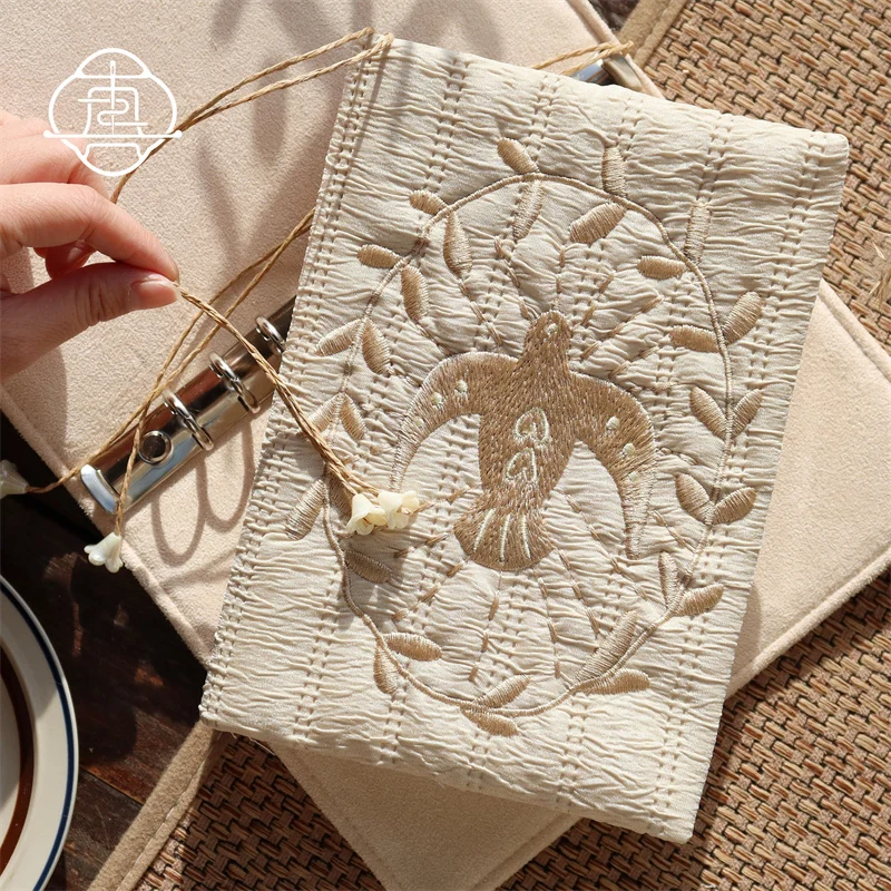 刺繍デザインの手帳カバー手作り：布製ハンドメイドで気分を整える実用性と設計の詳細