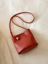 本革製 バケツ型ショルダーバッグ【カジュアル・女性用・斜め掛け対応】