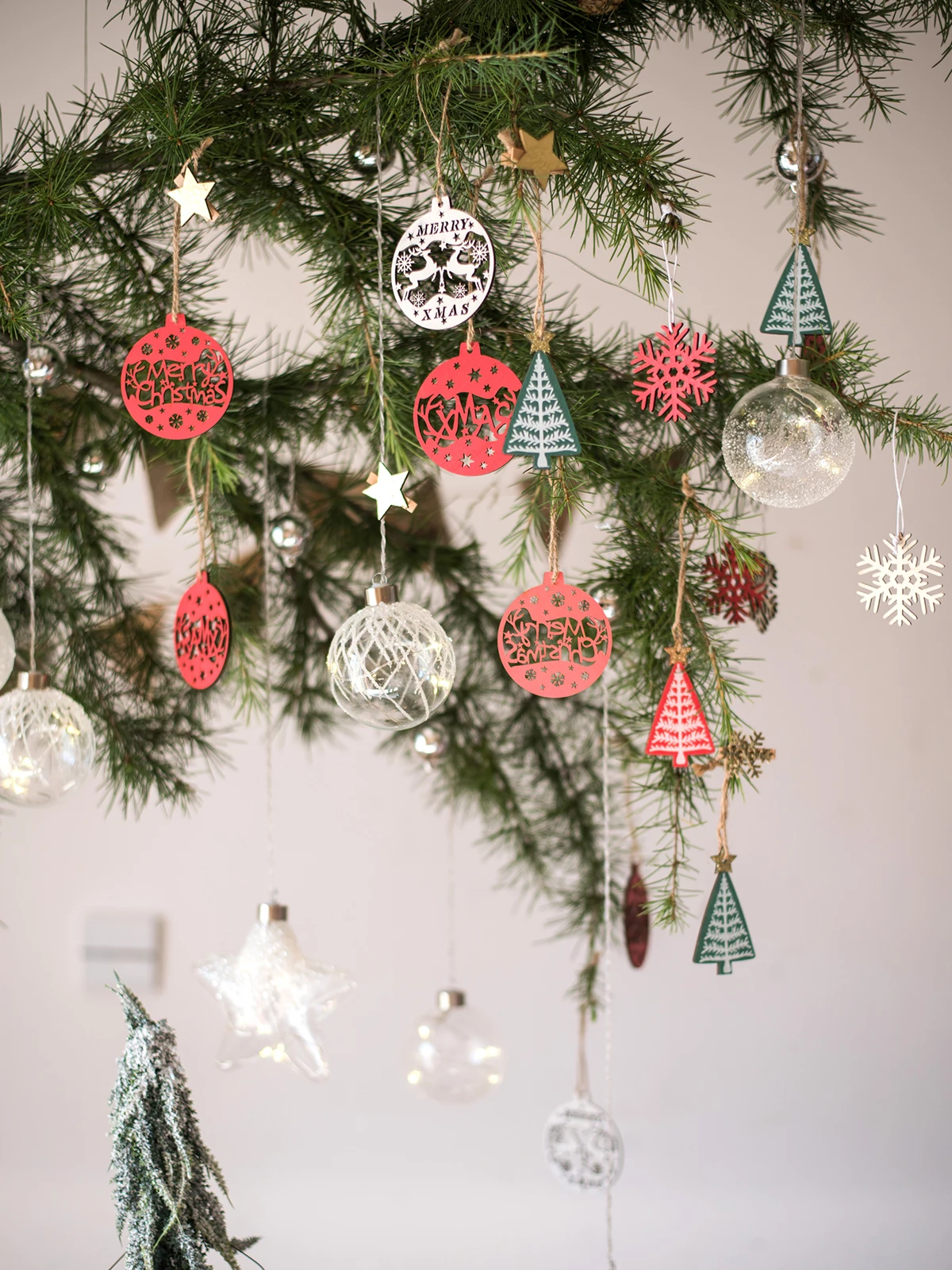 クリスマスツリー用天然木製オーナメント：xmasとx'masの違いを解説