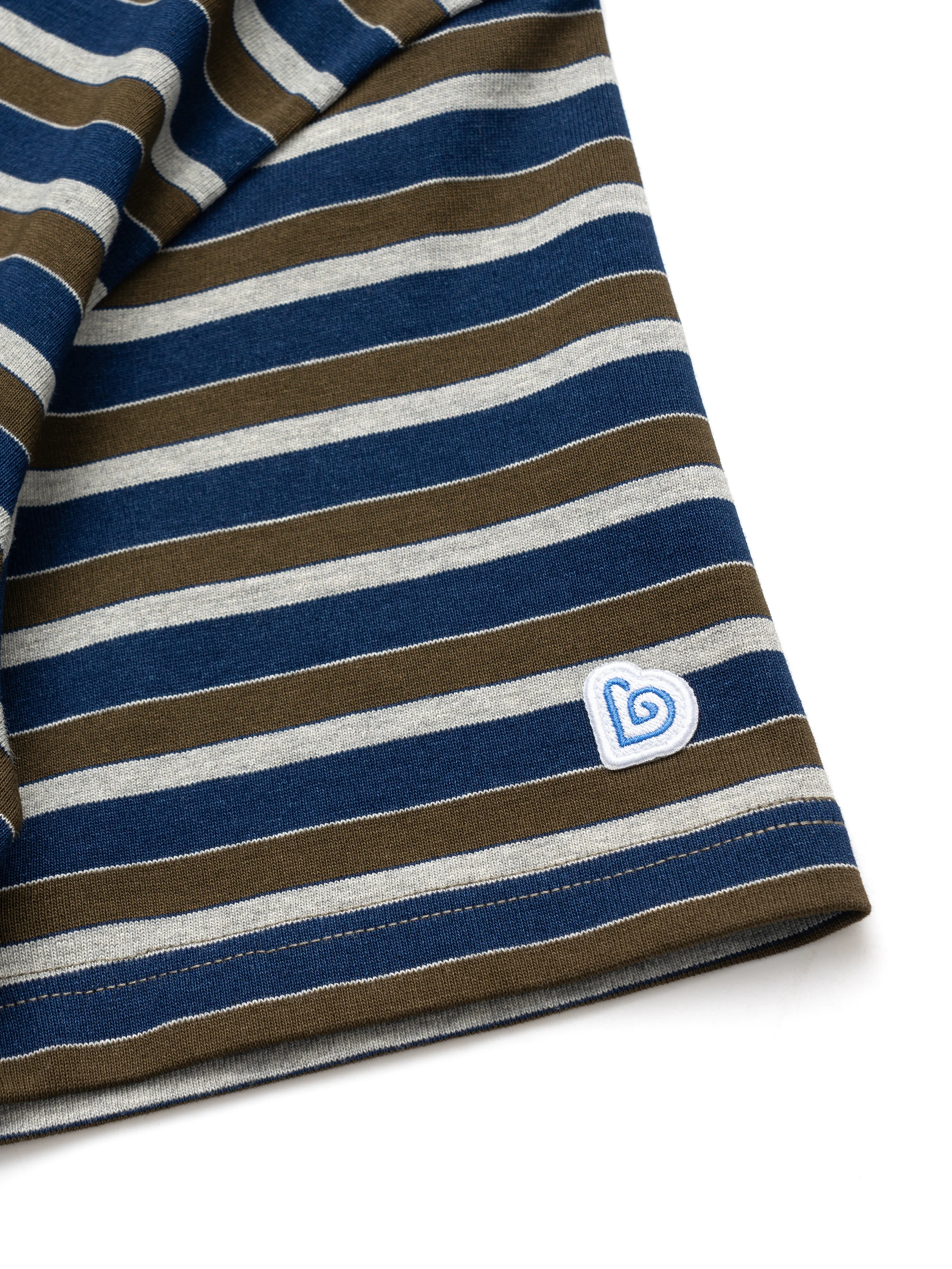 アニメイラストストライプTシャツ：BENT IDEAの夏用潮スタイルが提供する日常着の実用性