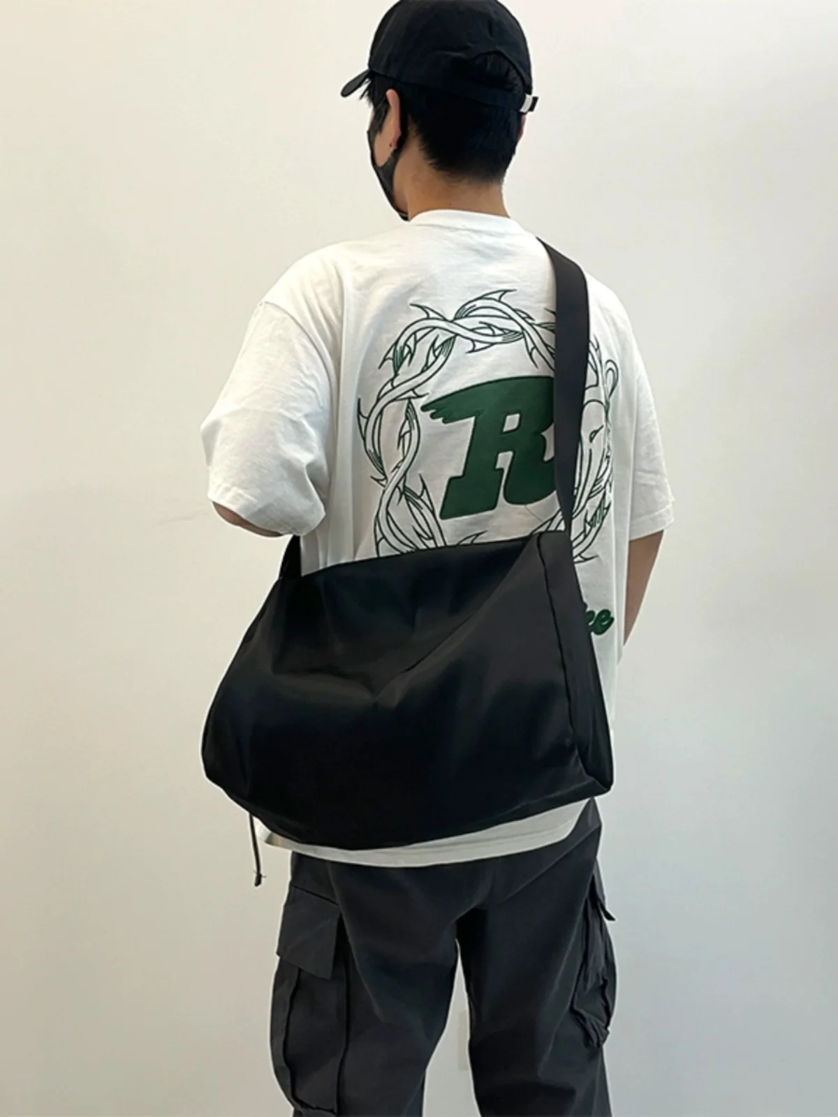 ジムバッグを選ぶときに迷うのは、本当に「軽さ」なのか？