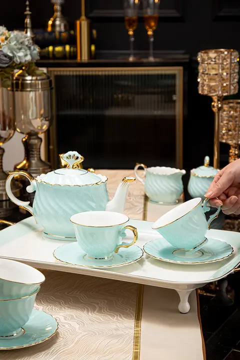 高級感あるボーンチャイナ製コーヒーカップセット【シンプルでお洒落な陶器・花茶カップ・茶皿・ポット付き・家庭用】