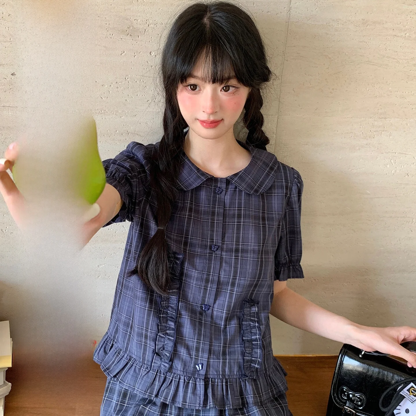 フレンチヴィンテージのシャツとスカート、本当に今季のトレンドなのか？
