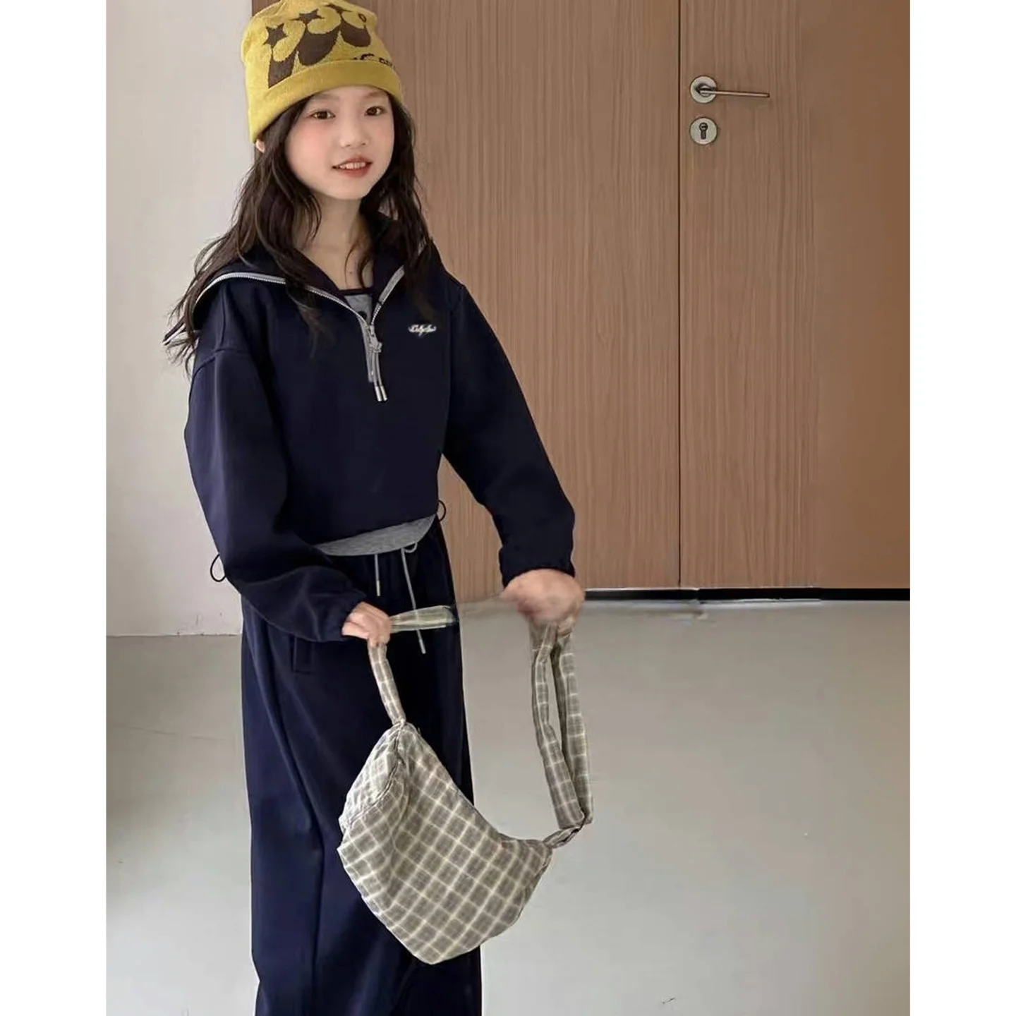 女児用春秋トレンドトップスとパンツ：おしゃれで大きいサイズのセット アップ対応