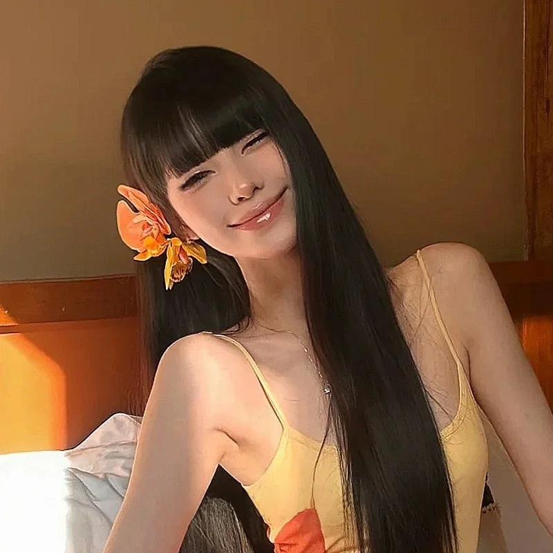 前髪のバングに悩むなら、この1つのヘアアクセサリーで解決できる？