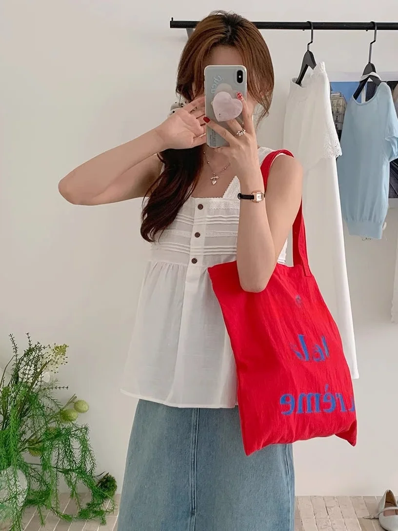週末バッグで軽さとスタイリッシュさを両立するには？
