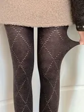 秋冬用のグレーのカラータイツ【レトロダイヤモンド柄・厚手・スリム効果】（セットアップ対応）