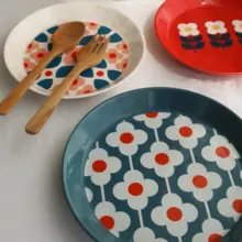 花柄陶器プレート【デザイン性の高い食器】