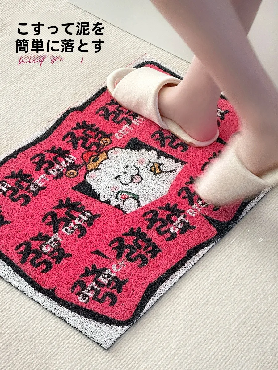 珪藻土マットの手入れは難しい？実は玄関に置いてあるこの1枚が、毎日の掃除を楽にしてくれる