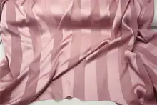 極上の柔らかさ 半透明の胭脂粉色縦縞サテンシフォン生地【漢服・旗袍用】