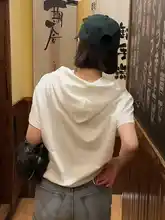 白色フード付き短袖トレーナー【夏用・ゆったりデザイン・裾ドローストリング】