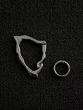 三角形金属デザインのキーホルダー【ヴィンテージスタイル・アクセサリー用】