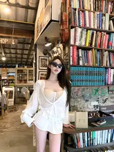 白を基調としたレースのビスチェ風トップス【セクシー・ショート丈】