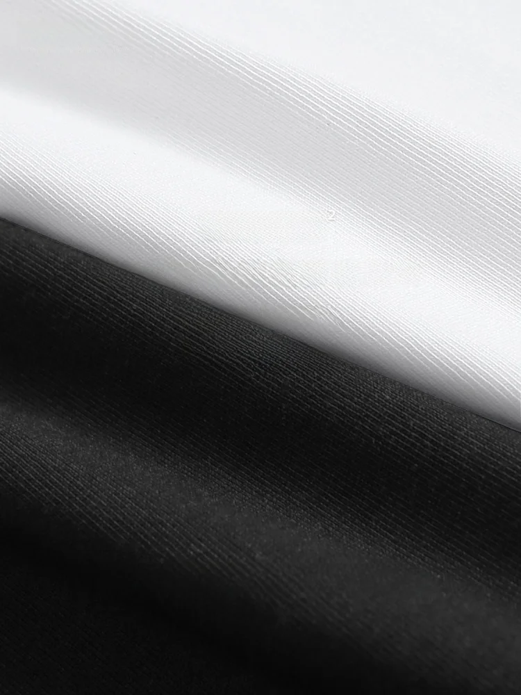 大人に合うキャラクターTシャツは、本当に存在するの？