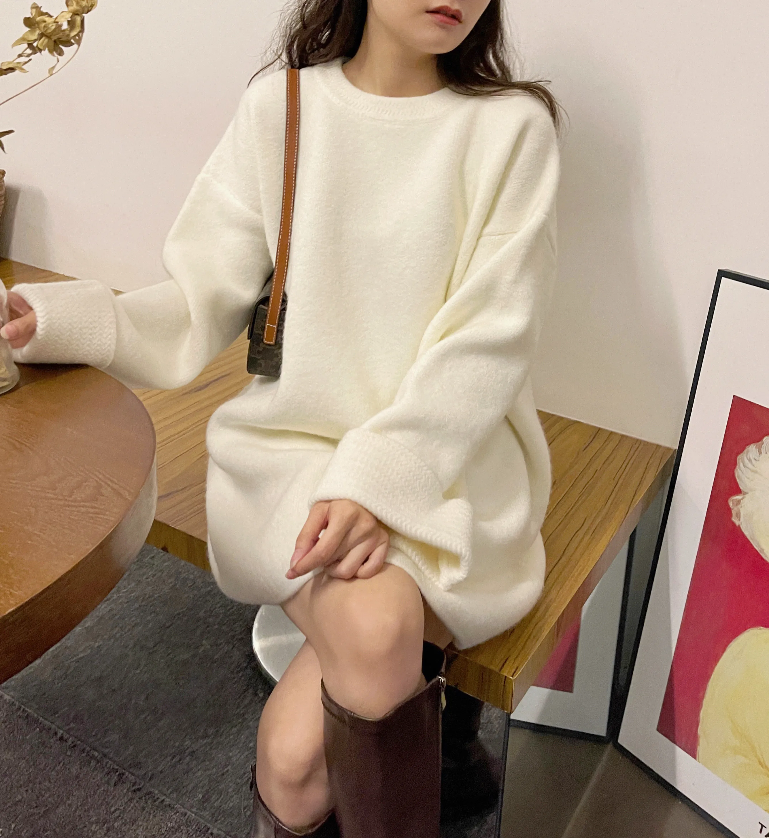 大人可愛いの本質とは？シーソルトブルーのニットワンピースで徹底解説