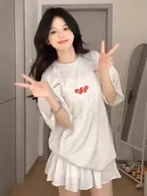 グレーのオーバーサイズ刺繍入りコットンTシャツ【半袖・ルーズフィット・カジュアルスタイル】