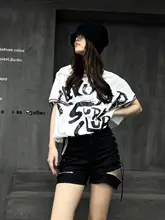 個性的なプリントのホワイトTシャツ【半袖・ハーフジップ・フード付き・メッシュ素材】（セットアップ対応）