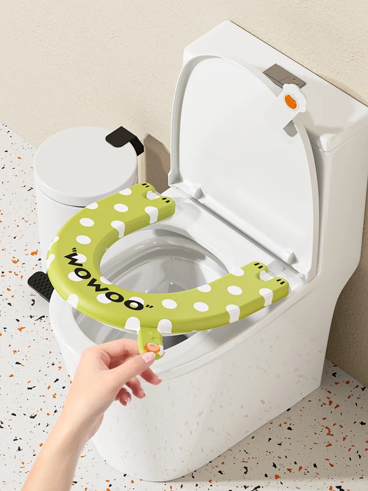 トイレトレーニング 女の子向けの防水・抗菌トイレマットの実用性と使い方