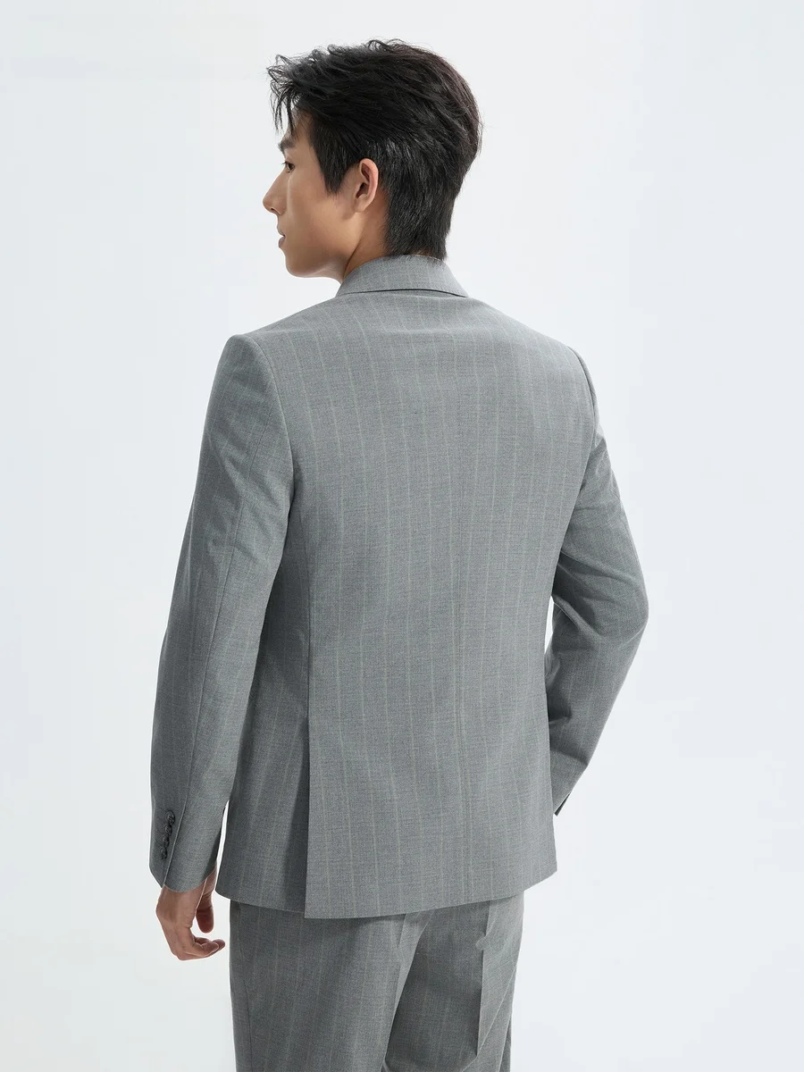 40代の春服選びで迷うなら、この1着が救う理由は？