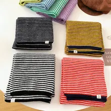 秋冬用ニットストライプスカーフ【保温・首元を優しく包む・飾り付き】