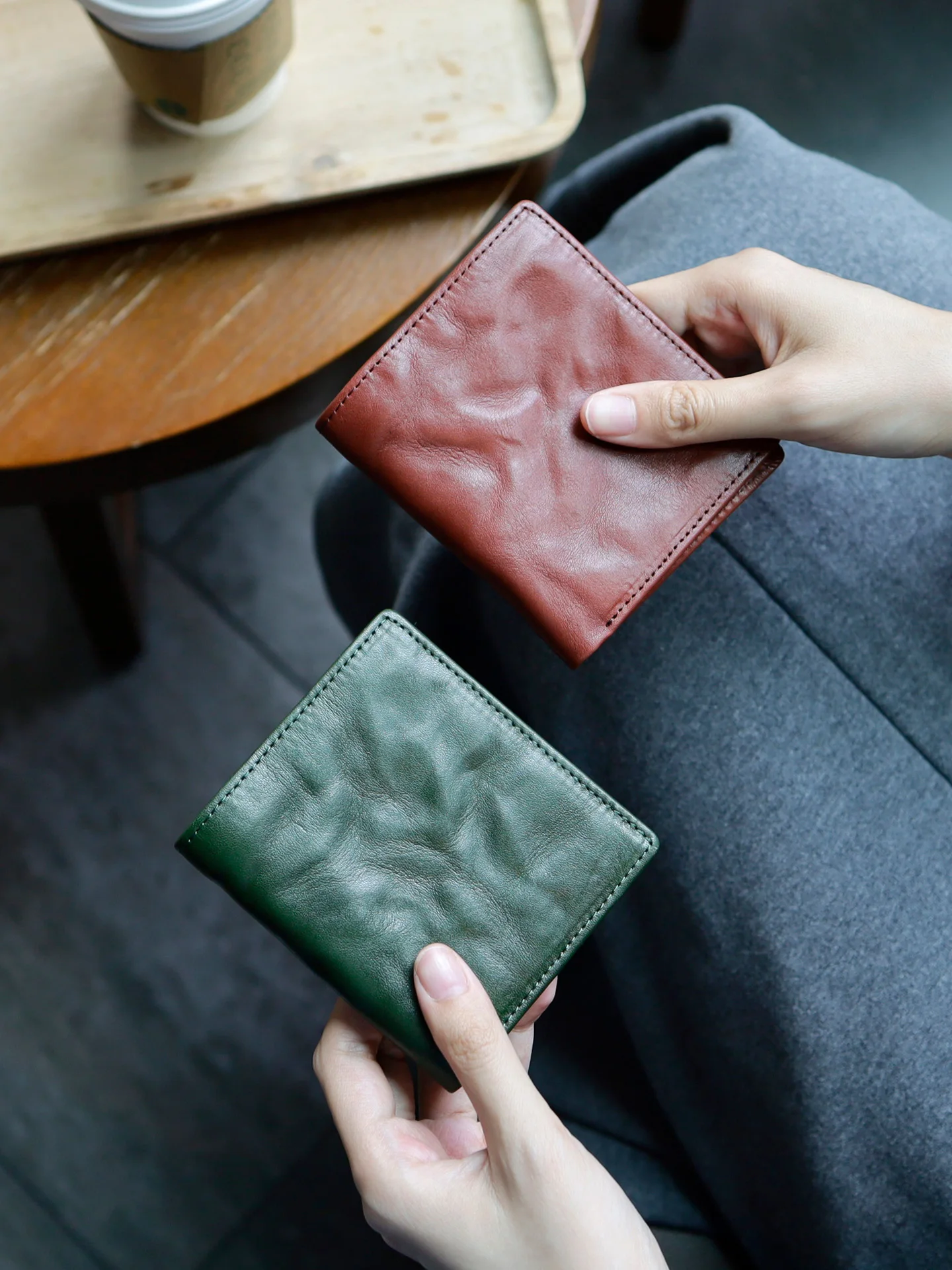 本革製レディースbillfold：ショート・薄型・頭層牛皮で日常使いに最適なシンプルデザイン