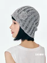 立体花モチーフのニット帽【女性用・透かし編み・ファッション・甘さとクールさを兼ね備え】