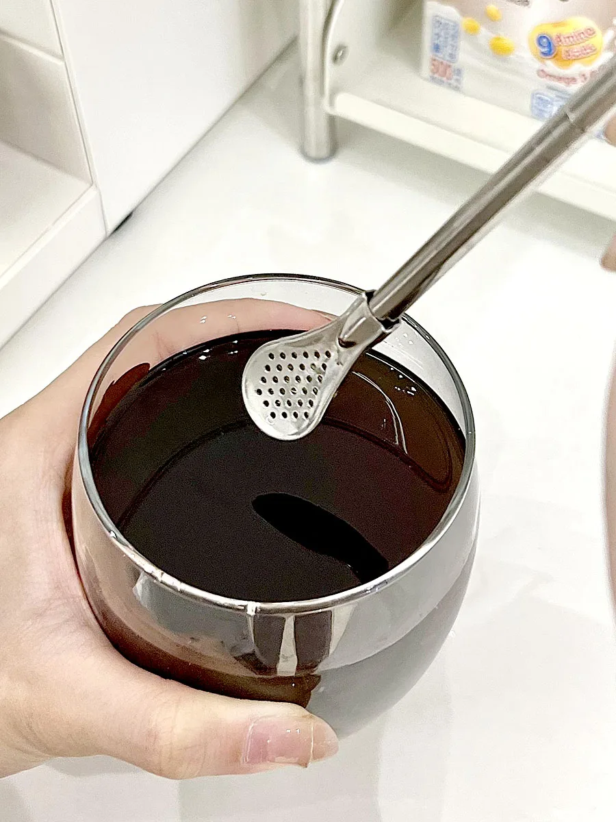スプーン付きステンレス製ストロー：コーヒーかき混ぜ用・ジュース用の実用性と使い勝手