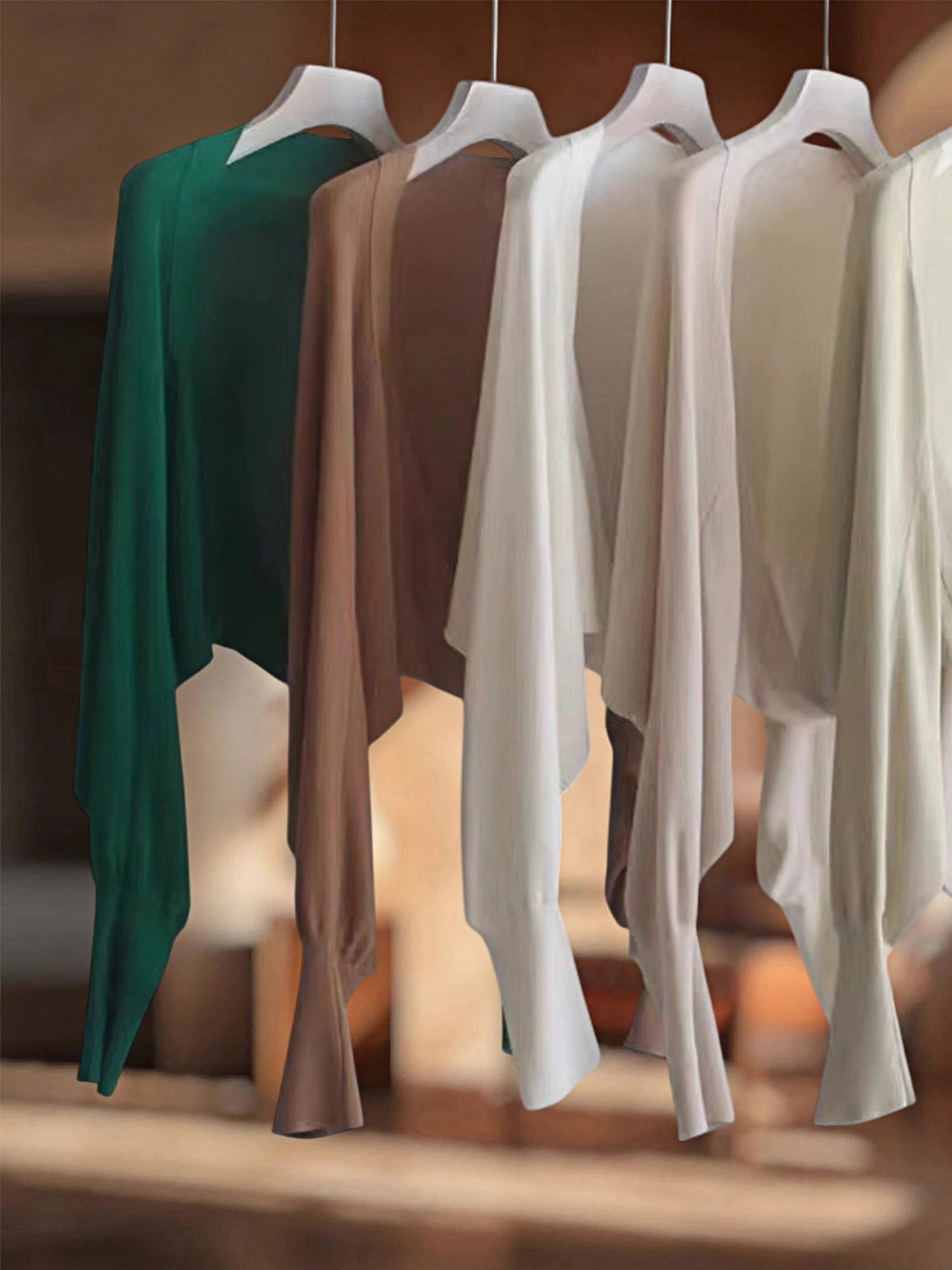 ニットにカーディガンを羽織るなら、通勤風のBasic Houseモデルが最適