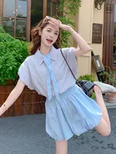 ブルーの学院風トレンドコーデ【ストライプ・バルーンスリーブシャツ・フラワーカット短パン】（セットアップ対応）