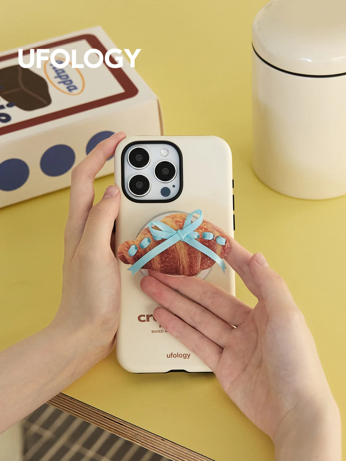 マグネット式スマホスタンドで作るデスクとポータブルの使い分け