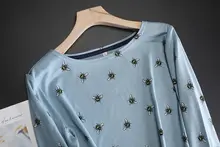 春用 大きいサイズ ニットコットン 長袖Tシャツ【グレーとブルー・蜂柄・クルーネック】