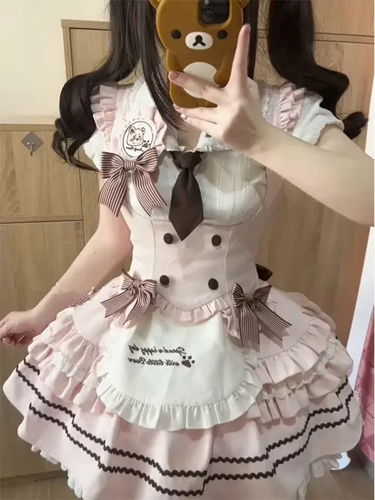 春にぴったりな可愛いフリルシャツとフレアスカートのロリータファッション（セットアップ対応）