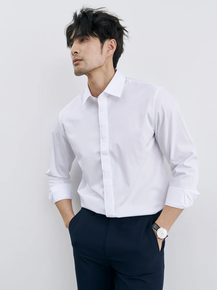 春服 メンズ 通勤コーデの完全ガイド｜ブラックシャツの実用性とトレンド解説