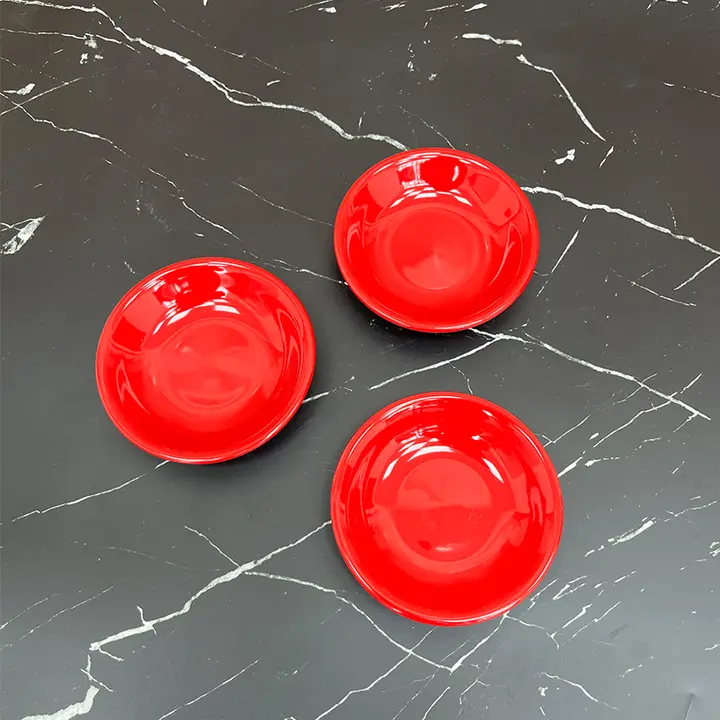 シンプルな赤色陶製丸皿【中華風・家庭用・醤油皿・小皿】