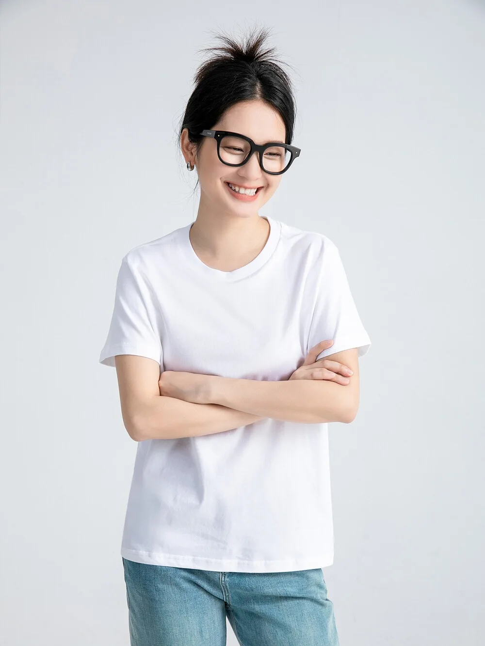 50代ファッションのシンプルさが勝つ！インナー不要Tシャツの選び方徹底解説