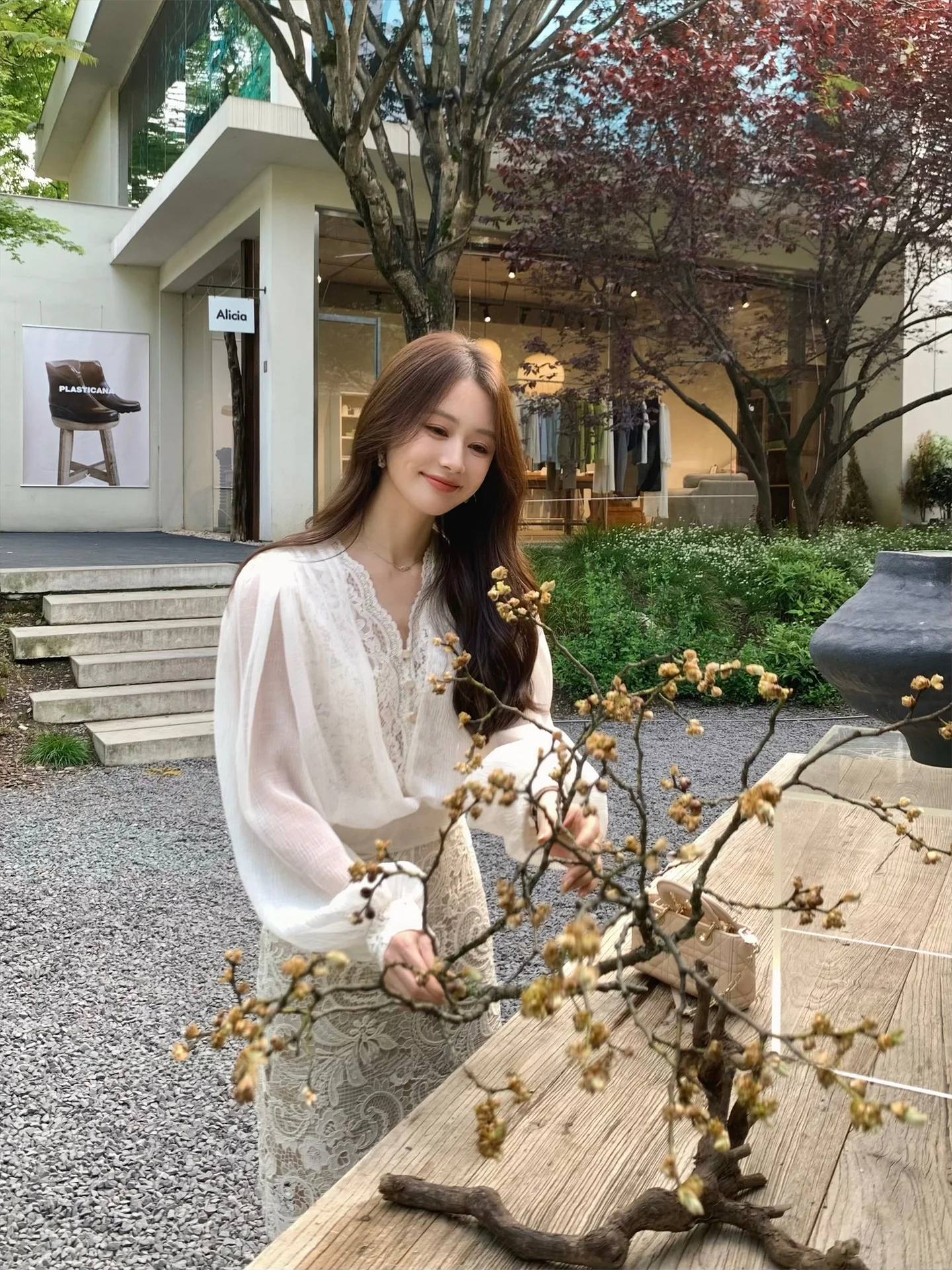 20代後半から30代女性にこそおすすめ！春のオシャレコーデで「モテ感」を演出する秘訣は？