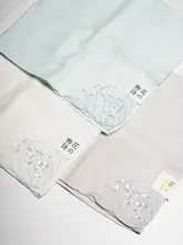 日本工芸の柔らかいデザイン！女性用ハンカチ【古風・素朴な美しさ】